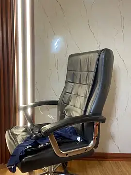 PinkyMoon online show from 28, 11, 2025