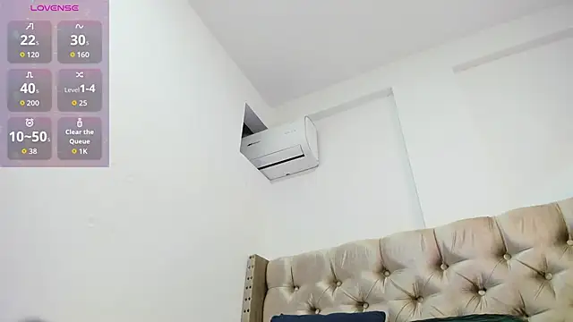 ArianaaGrace online show from 26, 2, 2026