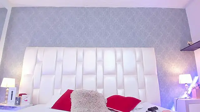 ArianaaGrace online show from 27, 9, 2025