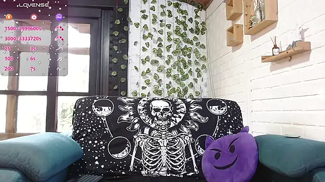 Snapshot of LiraSonnett chatting on 25, 11, 2025 LiraSonnett online show from 25, 11, 2025