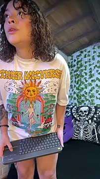 Snapshot of LiraSonnett chatting on 29, 11, 2025 LiraSonnett online show from 29, 11, 2025