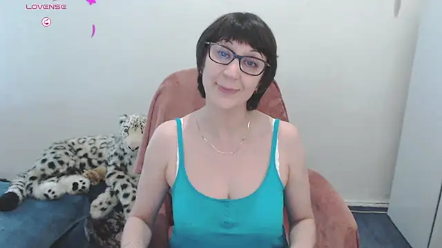 LenaFlynn online show from 9, 3, 2025