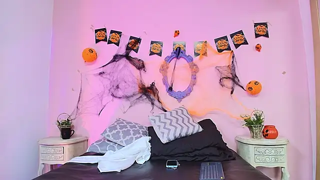 Snapshot of NehandaClarck_ chatting on 24, 10, 2025 NehandaClarck online show from 24, 10, 2025