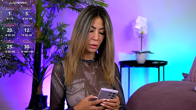 SophiaPotts online show from 10, 10, 2025