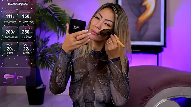 SophiaPotts online show from 9, 11, 2025