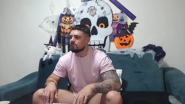 Tiberius hunk online show from 31, 10, 2025