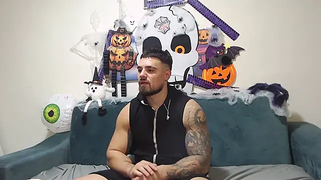 Tiberius hunk online show from 26, 10, 2025