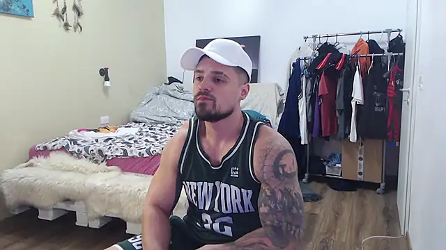 Tiberius hunk online show from 22, 2, 2026