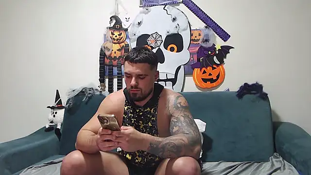 Tiberius hunk online show from 7, 11, 2025