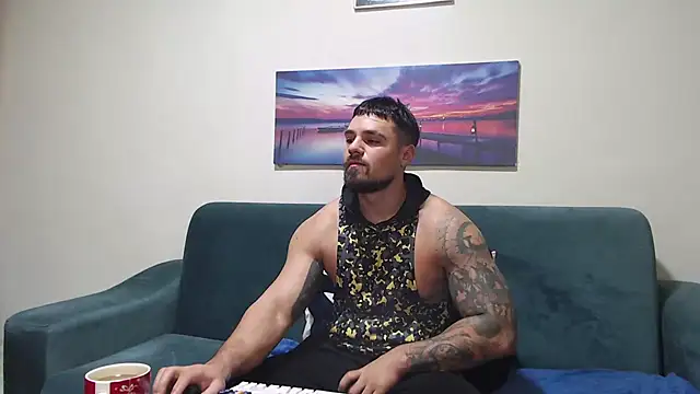 Tiberius hunk online show from 18, 12, 2025