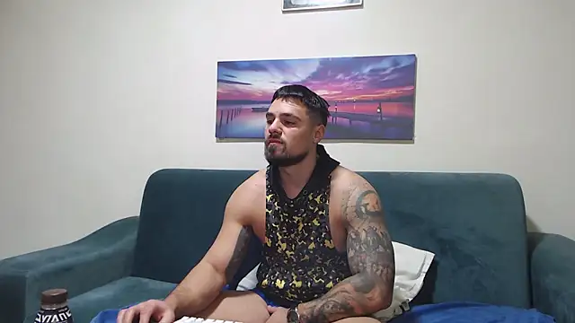 Tiberius hunk online show from 15, 12, 2025