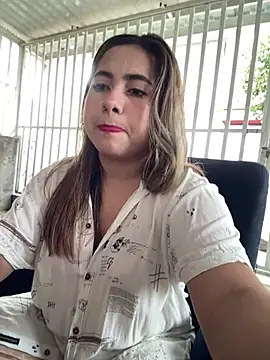 Snapshot of lunaxxx_69 chatting on 9, 7, 2026 lunaxxx 69 online show from 9, 7, 2026