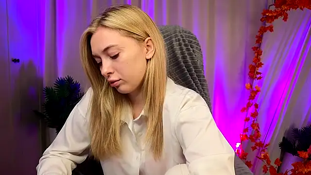 christie luv online show from 15, 11, 2025