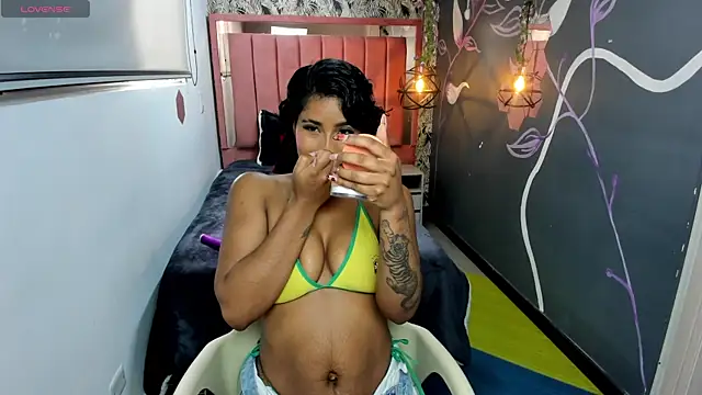 Snapshot of Abby_brown__ chatting on 6, 6, 2026 Abby brown online show from 6, 6, 2026