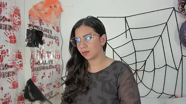 emilyy cooperr online show from 15, 10, 2025