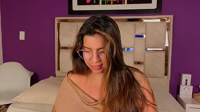 Snapshot of emilyy_cooperr chatting on 13, 7, 2026 emilyy cooperr online show from 13, 7, 2026