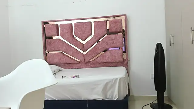 emilyy cooperr online show from 11, 3, 2025