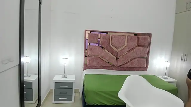 emilyy cooperr online show from 1, 3, 2025