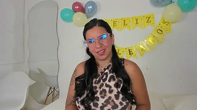 emilyy cooperr online show from 19, 12, 2025