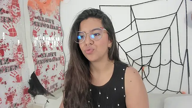 emilyy cooperr online show from 18, 10, 2025