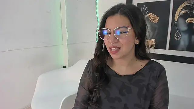 emilyy cooperr online show from 29, 9, 2025