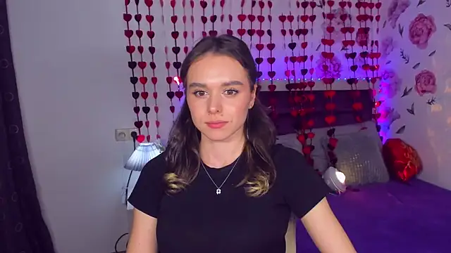 EmelyMason online show from 4, 3, 2026