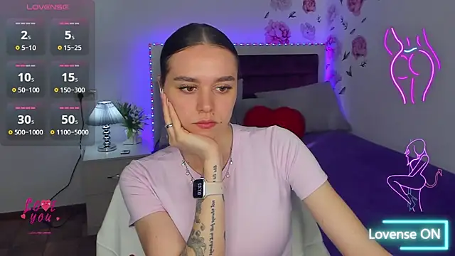 Snapshot of EmelyMason chatting on 6, 5, 2026 EmelyMason online show from 6, 5, 2026