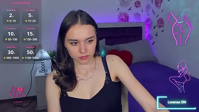Snapshot of EmelyMason chatting on 8, 5, 2026 EmelyMason online show from 8, 5, 2026