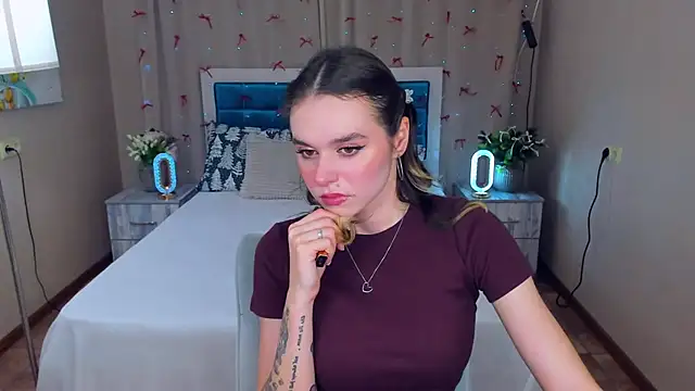 EmelyMason online show from 15, 12, 2025