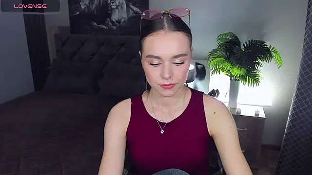 EmelyMason online show from 16, 4, 2026