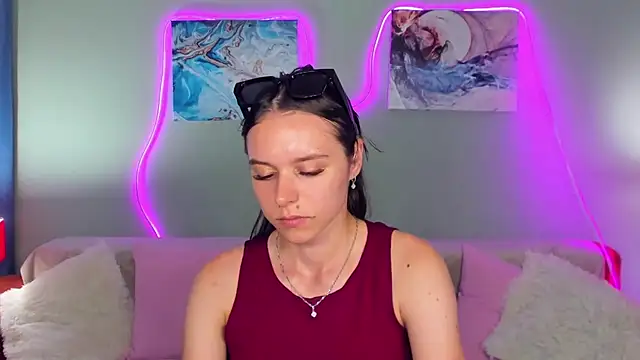 EmelyMason online show from 6, 7, 2026