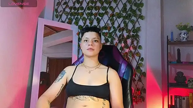 demimoore222 online show from 10, 3, 2025