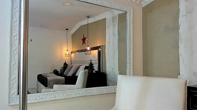 LiliJensen online show from 5, 12, 2025