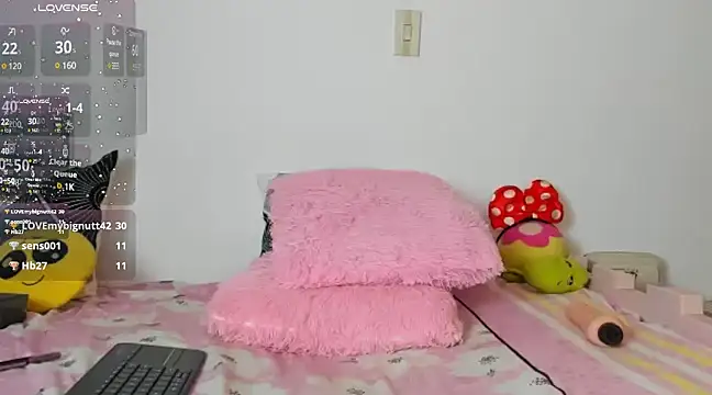 SusanSimpson16 online show from 9, 3, 2025