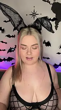 April Vancee online show from 20, 10, 2025