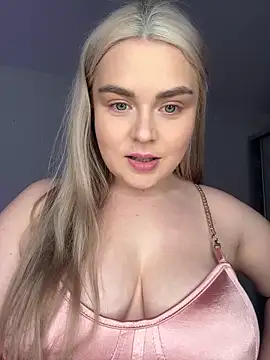 April Vancee online show from 8, 3, 2025