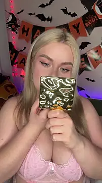 April Vancee online show from 26, 10, 2025