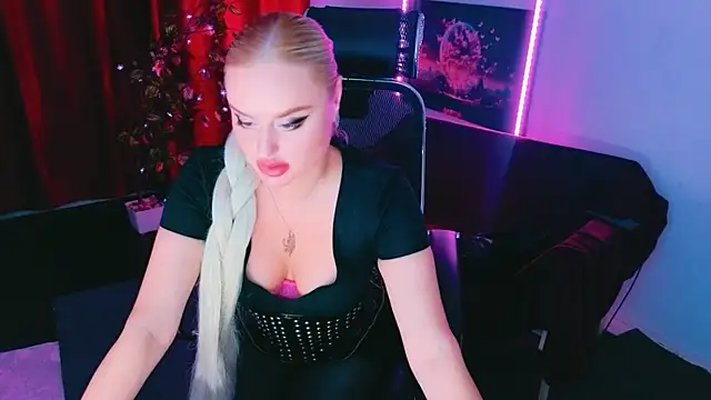 Snapshot of Miss_Alice_Silver chatting on 12, 7, 2026 Miss Alice Silver online show from 12, 7, 2026