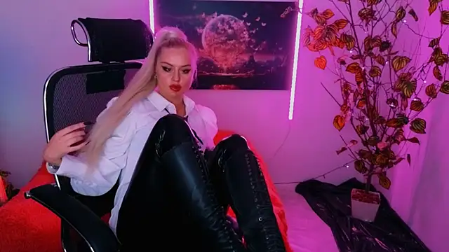 Miss Alice Silver online show from 3, 10, 2025