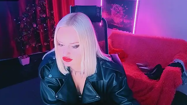 Snapshot of Miss_Alice_Silver chatting on 4, 6, 2026 Miss Alice Silver online show from 4, 6, 2026
