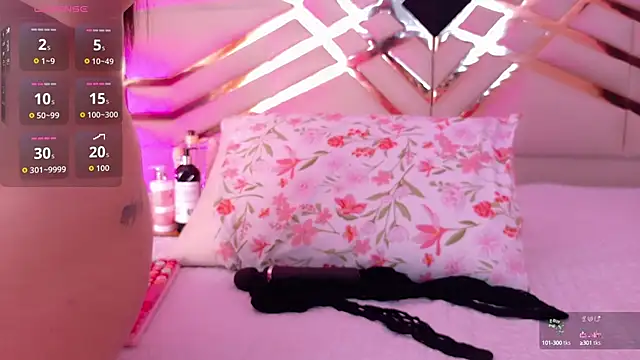 playfulcurvy online show from 2, 10, 2025