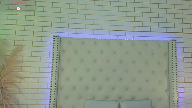 aurora collinss  online show from 18, 1, 2026