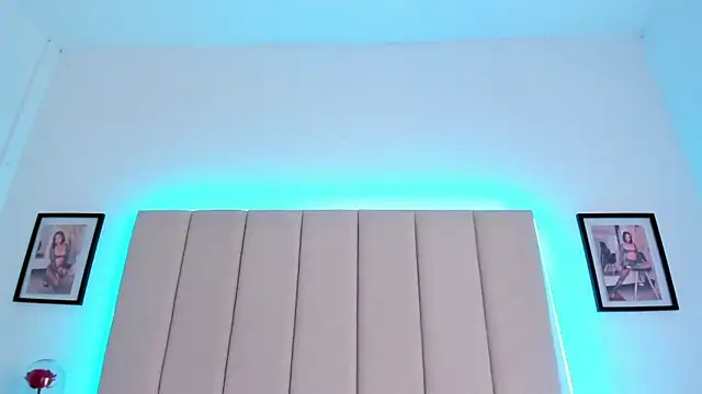 aurora collinss  online show from 23, 3, 2026