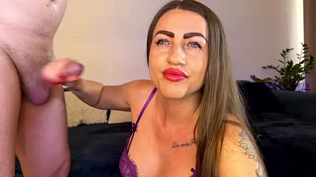 Snapshot of Milf_Andy chatting on 1, 7, 2026 Milf Andy online show from 1, 7, 2026