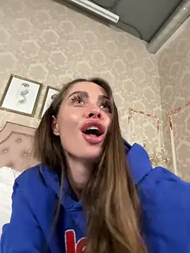 Amanda River online show from 7, 3, 2025