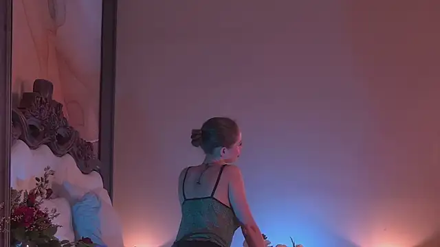 Amanda River online show from 5, 11, 2025