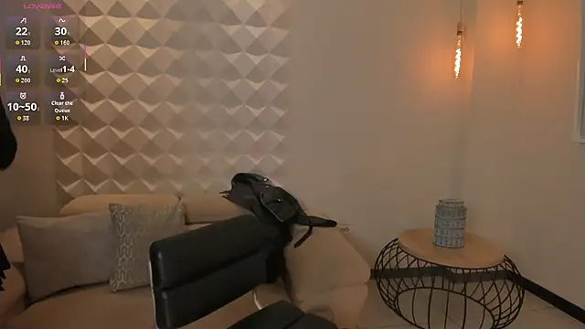 Snapshot of MaddisonCollins chatting on 13, 10, 2025 MaddisonCollins online show from 13, 10, 2025