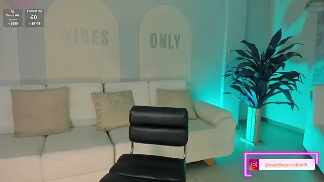 Snapshot of MaddisonCollins chatting on 6, 2, 2026 MaddisonCollins online show from 6, 2, 2026