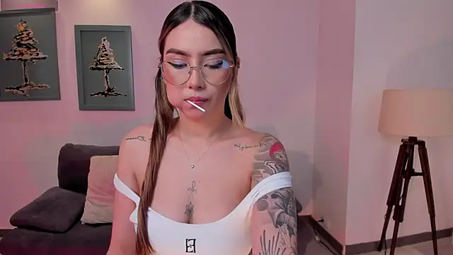 Snapshot of MaddisonCollins chatting on 14, 11, 2025 MaddisonCollins online show from 14, 11, 2025