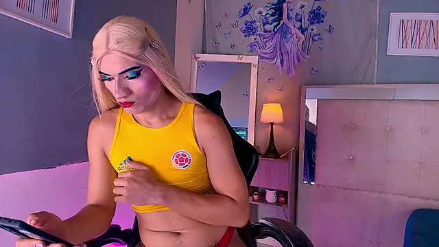 Snapshot of Emily_Castillo_1 chatting on 11, 6, 2026 Emily Castillo 1 online show from 11, 6, 2026